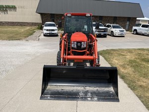 Tractor usado Kubota LA1055 con cargador frontal disponible para la venta a un precio muy barato - Product Image 2