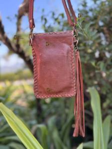 Sac à main en cuir véritable pour téléphone portable, en cuir de vachette véritable, avec franges, sculpté à la main, petit format, sac de créateur - Product Image 3