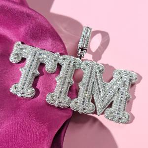 Nouveauté Collier avec pendentif personnalisé en argent 925 plaqué or avec diamant moissanite taille baguette VVS pour homme à bas prix - Product Image 3