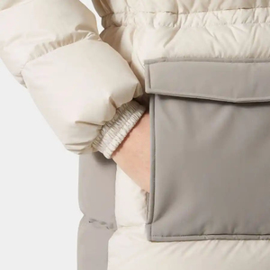 Parka d'hiver matelassée pour femme de haute qualité, personnalisée, avec capuche réglable, style Daisy OEM, veste matelassée pour femme, style bulle et d'hiver - Product Image 4