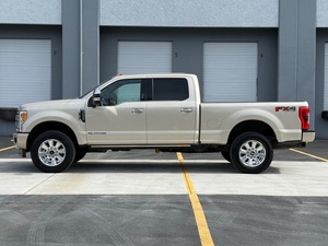 Camioneta Diésel Usada/Nueva LHD 2022 Super Duty F-250 SRW Platinum de Servicio Pesado, Tamaño Completo, 4x4, Doble Cabina, Vehículo Utilitario - Product Image 3