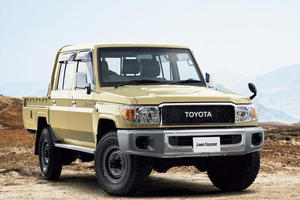 Toyota Land Cruiser d'occasion conduite à droite diesel pick-up double cabine conduite à gauche et conduite à droite disponible à la vente - Product Image 2