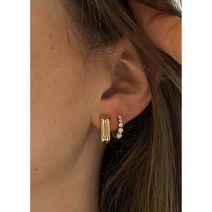 Pendientes Geométricos Duet Huggie - Product Image 3