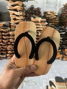 Sandales vietnamiennes traditionnelles en bois avec dessus en soie, style extérieur jetable pour femme, accessoire Ao Dai de Vietchoice - Product Image 6