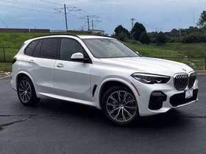 BMW X5 2020, SUV Automático con Tracción en las Cuatro Ruedas, Motor Turbo, Neumáticos R18, Control de Crucero Adaptativo, Interior Oscuro de Cuero Usado, Cámara Trasera Derecha - Product Image 2