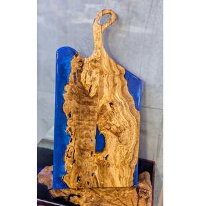 Planche à découper élégante en bois et résine avec fusion de résine d'agate, écologique, style vintage, taille et couleur personnalisables - Product Image 2