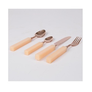 Ensemble de couverts au design admirable Vaisselle de salle à manger Ensemble décoratif de 4 couverts Ensemble de couverts pour mariage - Product Image 6