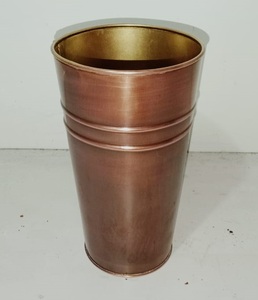 La maceta de metal más vendida con un acabado duradero con recubrimiento en polvo diseñado para un uso duradero en jardines, patios y tejados - Product Image 6