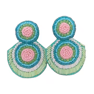 Boucles d'oreilles brodées de perles à la mode faites à la main au design multicolore fantaisie pour filles élégantes et femmes à la mode - Product Image 2