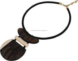 Collier pendentif en corne en résine unisexe fait à la main à la mode corne de buffle classique jaune naturel avec chaîne en corde bijoux véritables - Product Image 3