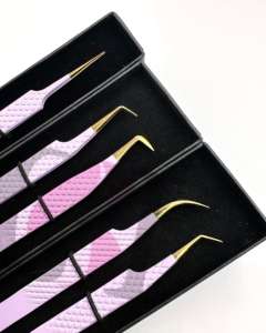 Pince à épiler d'extension de cils incurvée avec logo personnalisé Outil de beauté 90 et 45 degrés en poudre lilas avec isolation et découpe papillon - Product Image 6