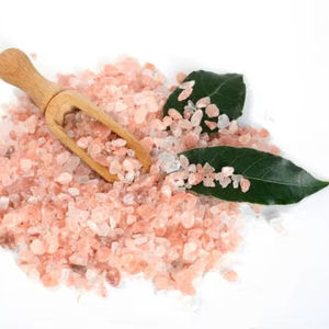 Venta al por mayor de sal rosa del Himalaya de calidad superior, suministro a granel de Vietnam, artesanías de sal de estilo amor natural talladas al mejor precio - Product Image 1