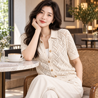 Damen Kurzarm-Strickjacke Beige Hohlgewebter Chevron-Strick Umlegekragen Knopfleiste Vorne Sommer Casual Outfit für Damen