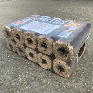 Briquettes de bois biomasse, palettes empilées, bois de chauffage naturel pour le chauffage et la combustion - Product Image 6