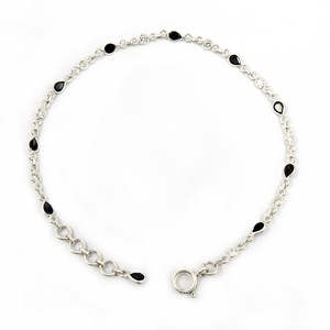 Pulsera Bohemia CZ blanca y negra hecha a mano en joyería de plata de ley 925 Joyería Bohemia elegante disponible a precio mayorista - Product Image 1