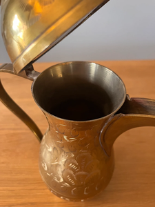 Hot Selling Customized Gold Color Vintage Turkish Brass Coffee Pot for Hotel & Home Use Serving <b>Tea</b> & Water Arabic Dallah <b>Kettle</b> - Product Image 3