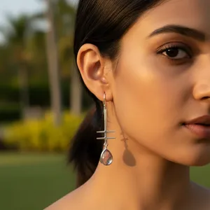 Pendientes de gota de cuarzo plateados para mujer, clásicos, de aleación, ideales para fiestas, regalo de moda - Product Image 1