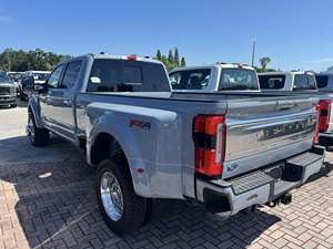 Ford F450 Limited FX4 Usado 2024 - Product Image 3