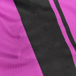 Nouveau design t-shirts d'été en maille légère t-shirts surdimensionnés en maille avec impression de logo personnalisé t-shirts à col en V et manches courtes en maille surdimensionnée pour hommes - Product Image 4