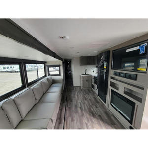 Remolque de Viaje Usado en Tendencia 2024 GSL 296BHS Negro de 36'3" con Capacidad para 6 Personas, Calentador de 35000 BTU y Tanque de Agua Dulce de 45 Galones - Product Image 4