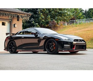 Nissan GT-R NISMO 2018 certifié propre et en bon état - Product Image 1
