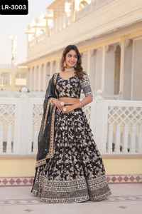 Vêtements de mariage traditionnels pour femmes, jacquard de viscose brodée, paillettes, travail Lehenga Choli Silk Dupatta - Product Image 6