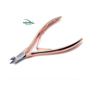 Venta caliente 111mm X 43mm Oro Rosa Pinzas para cutículas Acero inoxidable Nghia Cortaúñas Cuidado personal Exportación Caja de papel Embalaje - Product Image 1