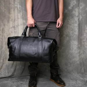 Sac de voyage en cuir noir avec fermeture à glissière pour les voyages - Product Image 2