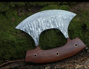 Cortador de pizza hecho a mano, mango de palisandro, 3 pines de latón, hoja de acero inoxidable, construcción de acero de Damasco, alta calidad con una sola mano - Product Image 4