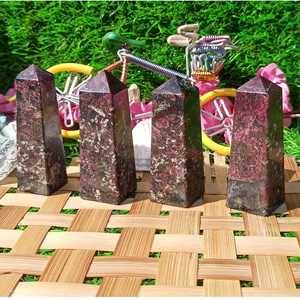 Obelisco de Cristal de Eudialita Natural |   Piedra Curativa de Lujo en Negro y Rojo Vino Intenso, Pulida a Mano, para Meditación y Chakra - Product Image 5