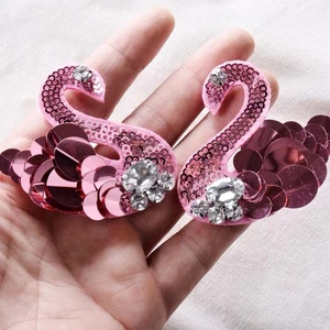 Écusson de broderie en fer personnalisé en gros brodé d'appliques de perles à paillettes personnalisées pour vêtements - Product Image 3