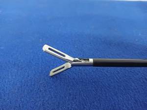 Pinza Laparoscópica Babcock Garsper, Fuente de Energía Manual, Pinza Fenestrada para Intestinos para Cirugía Laparoscópica - Product Image 2