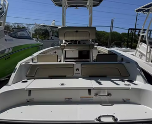 Barco de Pesca Usado de 2021 de Alto Rendimiento para Aventuras Familiares, Diseño de Consola Central, Embarcación Deportiva y de Recreo de 19 Pies con Remolque - Product Image 6