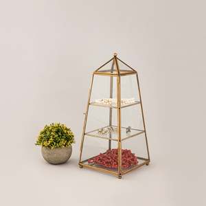 Support à bijoux en laiton poli en forme de pyramide, 12 pouces de haut, 6,5 pouces de large - Product Image 1
