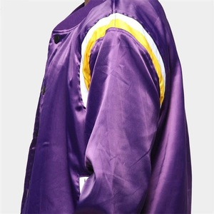 Vente en gros d'usine blouson aviateur en satin avec col montant blouson d'hiver de haute qualité avec logo personnalisé pour femmes et hommes à des prix abordables - Product Image 6