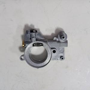 UM Benzin-Kettensägen-Ölpumpe OEM für MS661 Teile Metall-Öleinlassdüse Eisenschnecke - Product Image 1