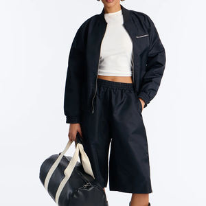 Conjunto Casual de Dos Piezas con Cremallera para Mujer al por Mayor / Conjunto Deportivo Personalizado para Mujer, Chaqueta Ligera y Pantalones Cortos - Product Image 1