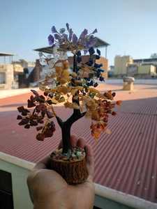 Figurine Feng Shui indienne faite à la main sept Chakra cristal arbre de vie avec des puces de pierres précieuses de guérison artisanat en gros - Product Image 3