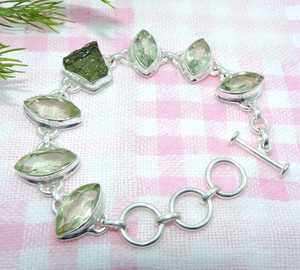 Một-of-a-loại rắn bạc Bracelet với nguyên liệu tự nhiên moldavite & màu xanh lá cây thạch anh tím đá quý thay đổi màu sắc hiệu ứng quà tặng cho anh ta/cô ấy - Product Image 1