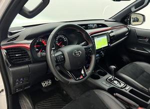 Toyota Hilux d'occasion 2024, 2.7L 4 cylindres, 204 ch, essence-diesel, transmission automatique, 23 000 km, Euro 6d, conduite à gauche - Product Image 2