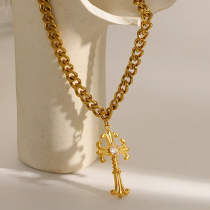 Collar con Colgante de Cadena Cubana de Acero Inoxidable 304 Chapado en Oro de 18K de Alta Calidad, Diseño de Estrella de Mar Redonda Cruzada, para Mujer - Product Image 4