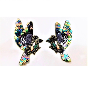 Pendientes bordados de cuentas de semillas de la India Pendientes hechos a mano para mujeres y niñas Pendientes de diseño de loro - Product Image 2