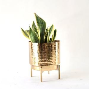 Jardinière moderne en métal avec finition cuivre brillant de forme cylindrique pour la décoration de jardin de bureau à domicile - Product Image 2