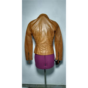 Chaqueta con cremallera de piel de oveja auténtica para mujer de alta calidad al por mayor para la temporada de otoño e invierno - Product Image 3