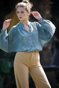 Top de algodón arrugado bordado ucraniano, manga larga, algodón con cuello en V, ropa de verano con blusa bordada negra Bohemia - Product Image 3