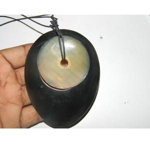 Pendentif artisanal en corne de buffle |   Collier avec pendentif en corne naturelle - Product Image 1