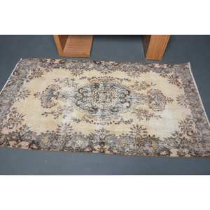 Alfombra turca clásica vintage beige marrón 3,7x6,7 pies lana hecha a mano con respaldo de látex patrón de retazos rectangulares para cabecera - Product Image 3