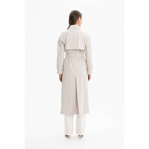 Manteau long imperméable à double boutonnage avec ceinture et détails en fourrure pour l'automne - Product Image 4