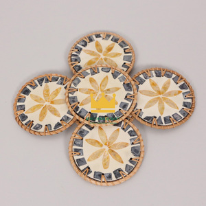 Posavasos de ratán modernos redondos ecológicos con incrustaciones coloridas, manteles naturales hechos a mano para tazas de té y café - Product Image 2