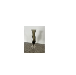 Jarrón de Metal Moderno Hecho a Mano con Diseño de Tulipán para Decoración de Mesa - Product Image 1